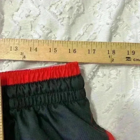 Nike Loose Fit‎ Above Knee Length basketball shorts. Size XL - Picture 11 of 12